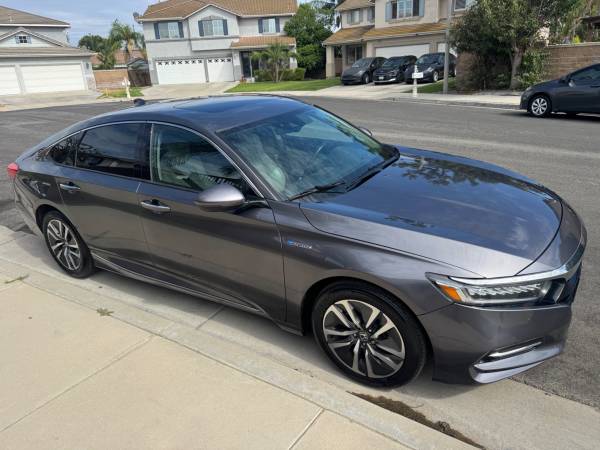 2018 Honda Accord Hybrid Touring Model Sedan Gas Saver for sale by owner