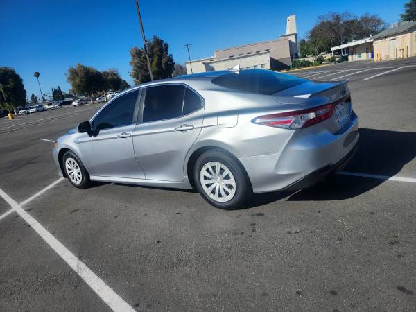 2020 Toyota Camry Hybrid LE---113KM ____One Owner for sale by owner