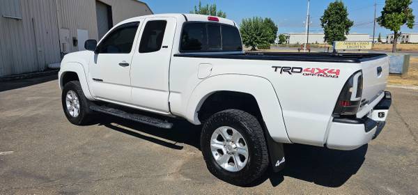 2011 tacoma 4x4 Título limpio for sale by owner