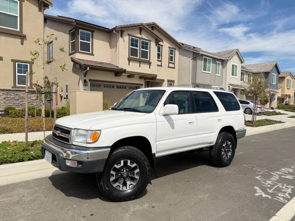 1999 Toyota 4Runner Surf  SR5 SUV for sale by owner