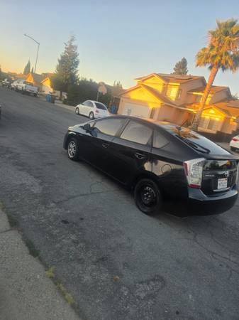 2011 Toyota Prius for sale by owner