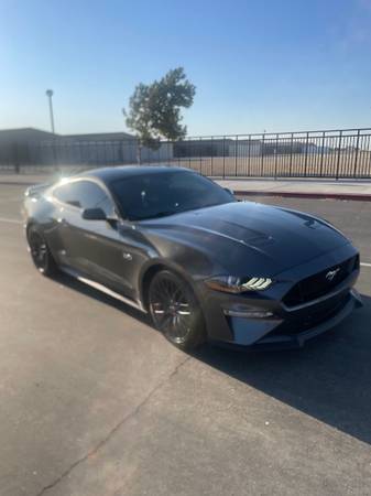 Clean 2019 Ford Mustang GT – 5.0L V8 for sale by owner