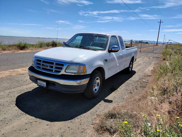 1999 Ford F-150 V8 Extra Cab, std bed, 2 WD with 4.6L Triton Engine for sale by owner