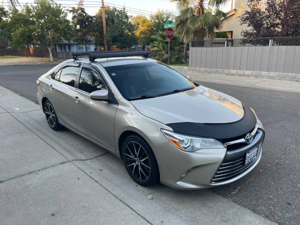 2015 Toyota Camry Hybrid for sale by owner