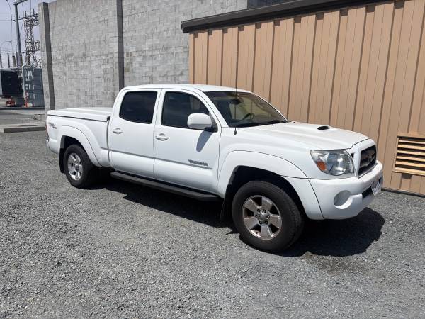 2005 Toyota Tacoma Prerunner for sale by owner